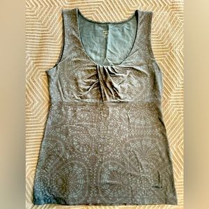 Super cute Patagonia patterned tank